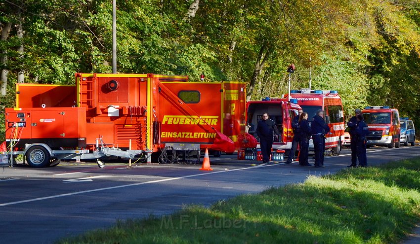 VU Tanklastzug umgestuerzt Huerth Industriestr P251.JPG